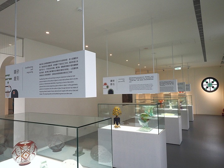 新竹市玻璃工藝博物館|原新竹州自治會館 — 在日本皇族行館中欣賞玻璃工藝品,順道在玻璃工坊中欣賞玻璃藝師即時創作