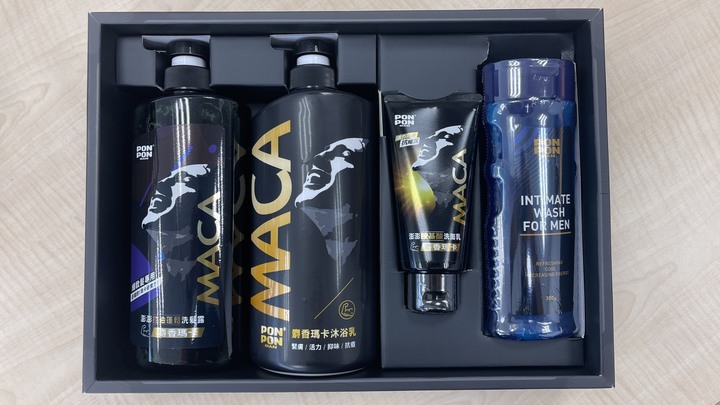 另類開箱，日本謎片聖殿-那個泳池，澎澎沐浴乳太超過啦！