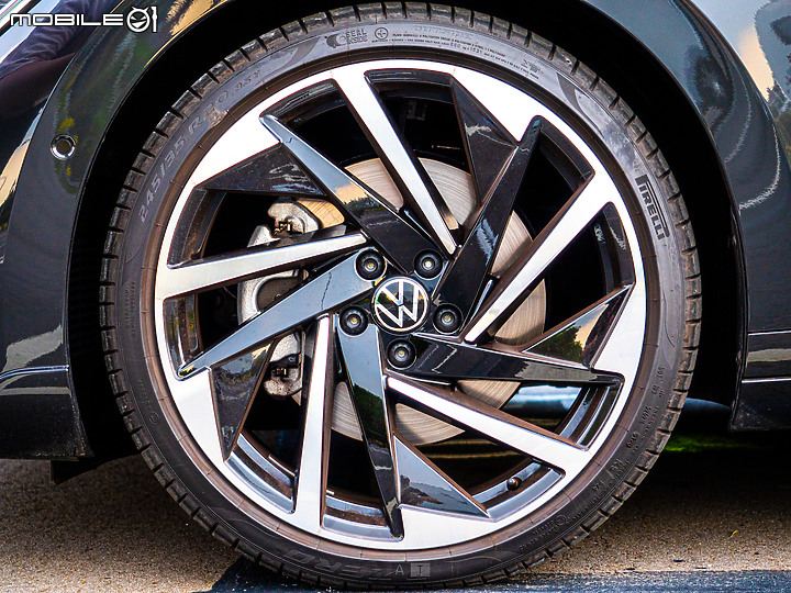 點我看大圖 (圖+文)微開箱 VW Arteon Shooting Brake 380 TSI R-Line Performance