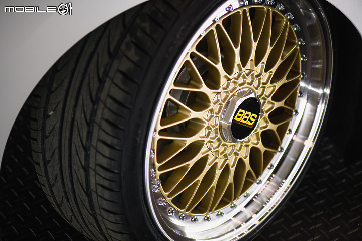 【海外新訊】金色BBS就是帥！美國VW推出八代Golf GTI BBS Concept！