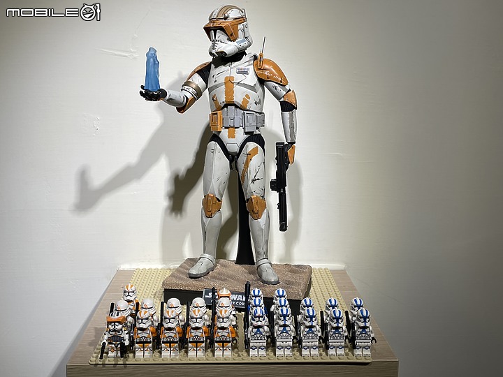 我得第一隻HotToys MMS524 複製人 212團 寇迪隊長