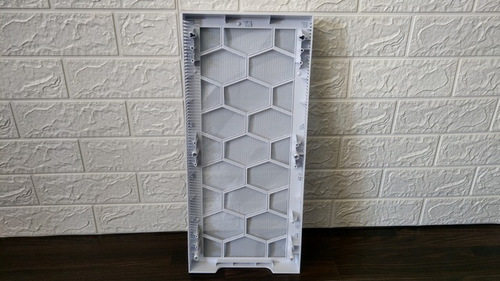 簡易開箱-MONTECH X3 MESH-純白 入門經濟款
