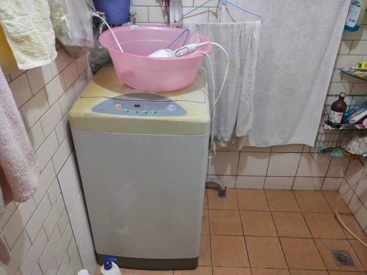 想問我家的浴室是否能安裝滾筒洗衣機。