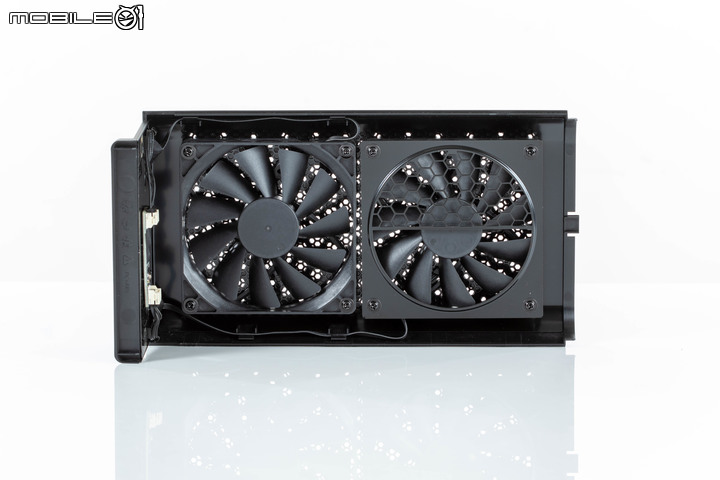 ZOTAC MAGNUS ONE 迷你電競主機開箱 在小機體內求取效能平衡點