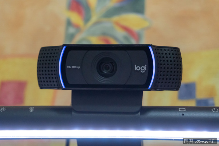 「開箱」Logitech 羅技 C920 Pro & C310 - 軟體功能相當方便