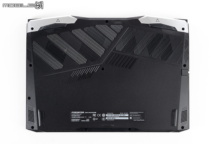 Acer Predator Helios 300 電競筆電 散熱出眾的 3A 遊戲利器！