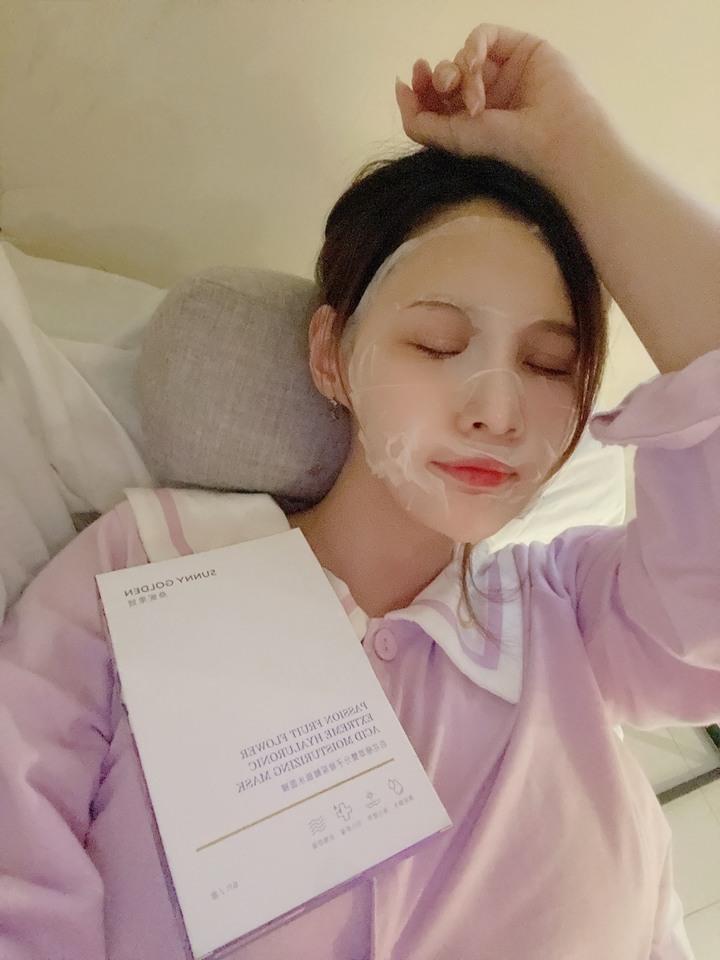 點我看大圖 嘗試網傳的百香果敷臉…還是用面膜好惹