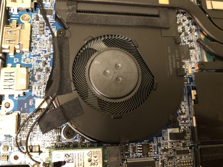 [不專業多圖開箱] 終於入手理想規格的筆電機械格命F1官方頂規，找超久