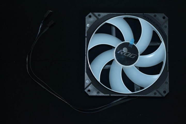 信仰的小船終究是要下水的-飛龍二代280水冷嘗鮮體驗(ft. Corsair iCUE Nexus)