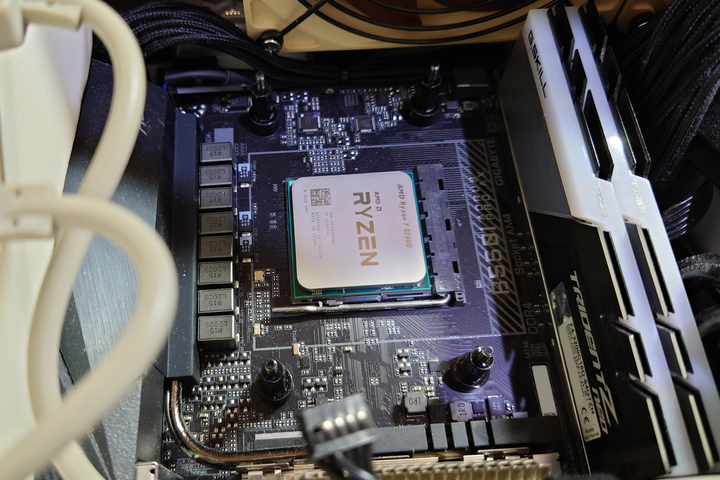 點我看大圖 (心得)簡單測試一些R7 5700G的相關表現(能耗、搭卡4K遊戲等......)