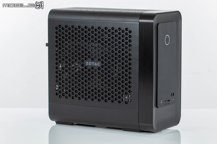ZOTAC MAGNUS ONE 迷你電競主機開箱 在小機體內求取效能平衡點