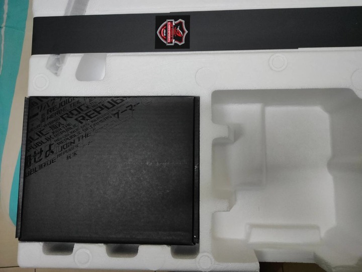 PG32UQ 4K 144HZ 600HDR 量子點32吋 開箱