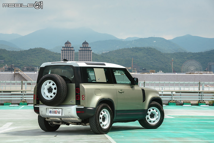 Land Rover Defender 90試駕｜短軸更對味，品味與樂趣兼具的個性休旅首選！