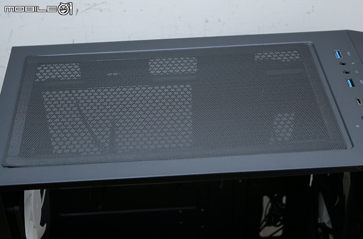點我看大圖 裝機入門款 USB-C 前置導入 FSP 全漢 CMT212B