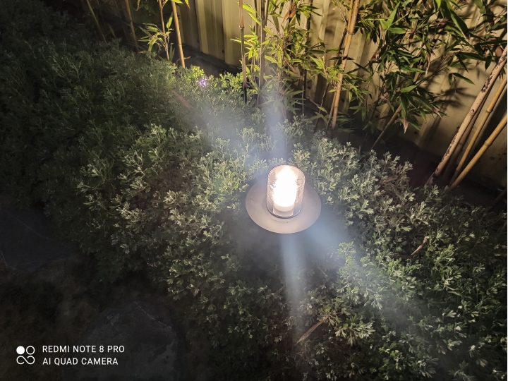 請問這個庭園燈哪裡有賣呢？