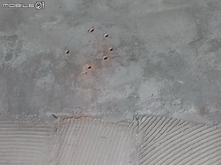 點我看大圖 (DIY分享).....老舊浴室改造之拆除與泥作篇......