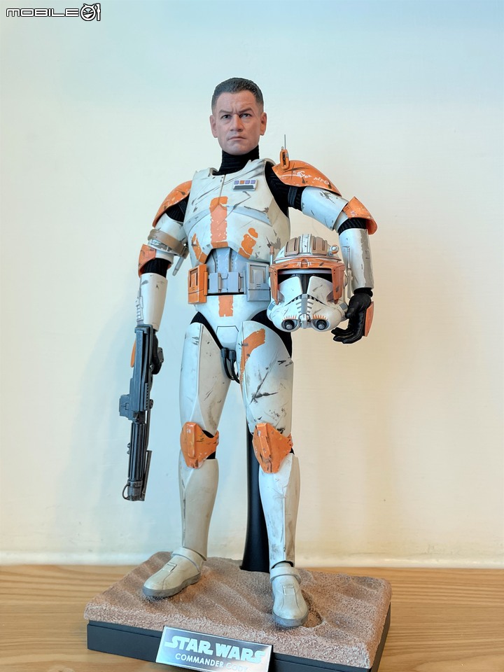 我得第一隻HotToys MMS524 複製人 212團 寇迪隊長