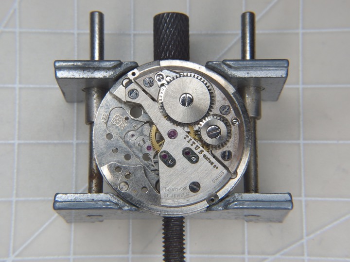 自娛玩修錶 - 天長地久: 鐵達時TITUS DE LUXE 21 Jewels (Case MOD. 5486/Venus cal. 227)