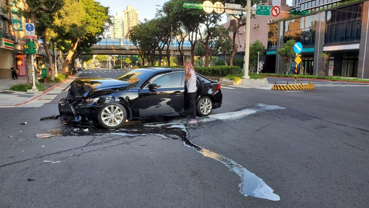 15年式Honda Odyssey側邊撞擊測試