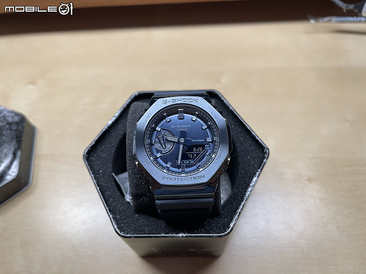 開箱分享～G-SHOCK 農家橡樹 金屬版～藍 GM-2100-2ADR