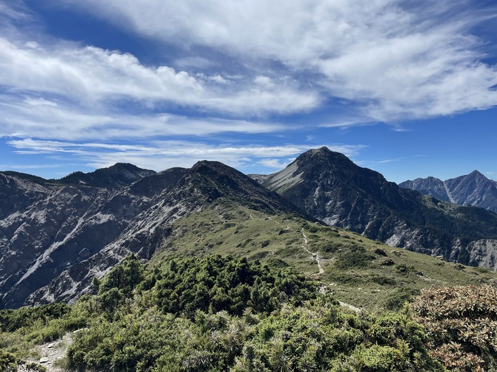 點我看大圖 被悶壞的半日包場南湖大山第一人稱POV SKYRunning