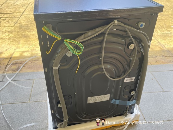 洗衣機開箱︱日本熱銷美型機種TOSHIBA 東芝12公斤變頻溫水洗脫烘滾筒洗衣機使用心得(影片)