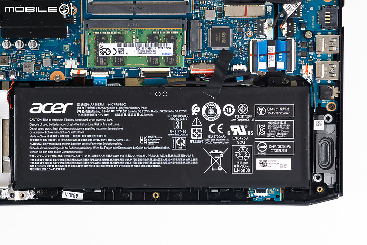 Acer Predator Helios 300 電競筆電 散熱出眾的 3A 遊戲利器！