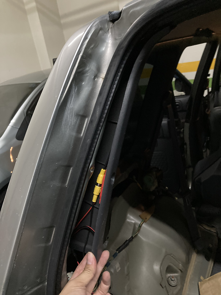 老車也要使用新科技:1999年一代RAV4 安裝Apple CarPlay主機