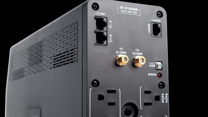 今年五月又被停電嚇死了，來一台 APC BR1000MS-TW 在線互動式 UPS 吧！