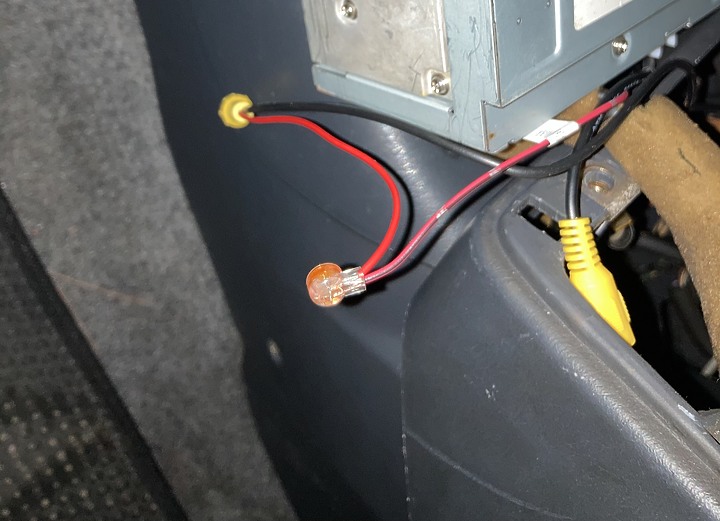 老車也要使用新科技:1999年一代RAV4 安裝Apple CarPlay主機