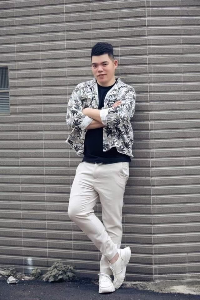 紳藍男性穿搭改造分享