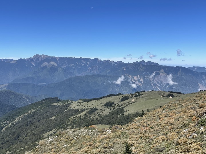 點我看大圖 被悶壞的半日包場南湖大山第一人稱POV SKYRunning