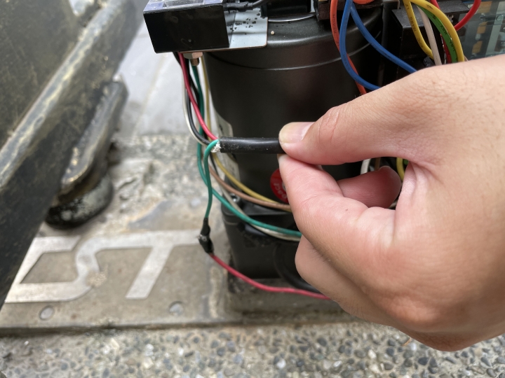 對開式大門加裝遠端遙控問題？