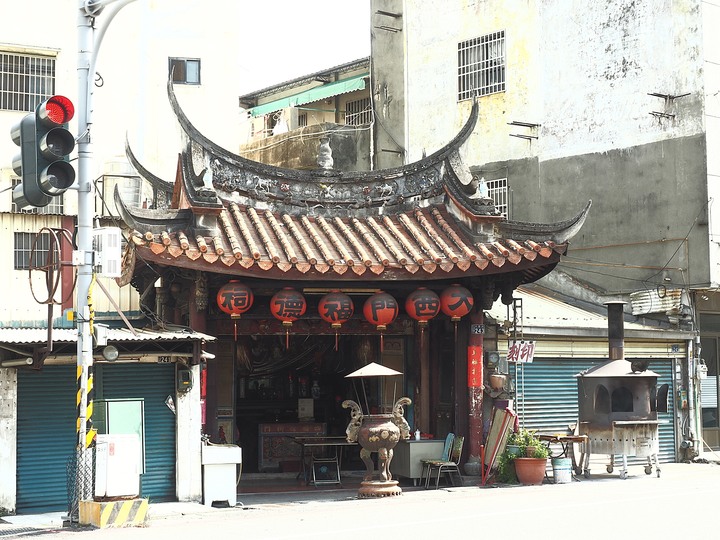 彰化市 鐵路醫院| 高賓閣 — 像大輪船般的前衛建築風格,曾經的中臺灣最大料理屋