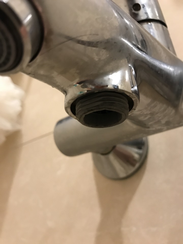 浴室淋浴水龍頭問題