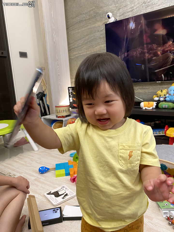 全台最年幼的iPhone13 pro Max開箱文
