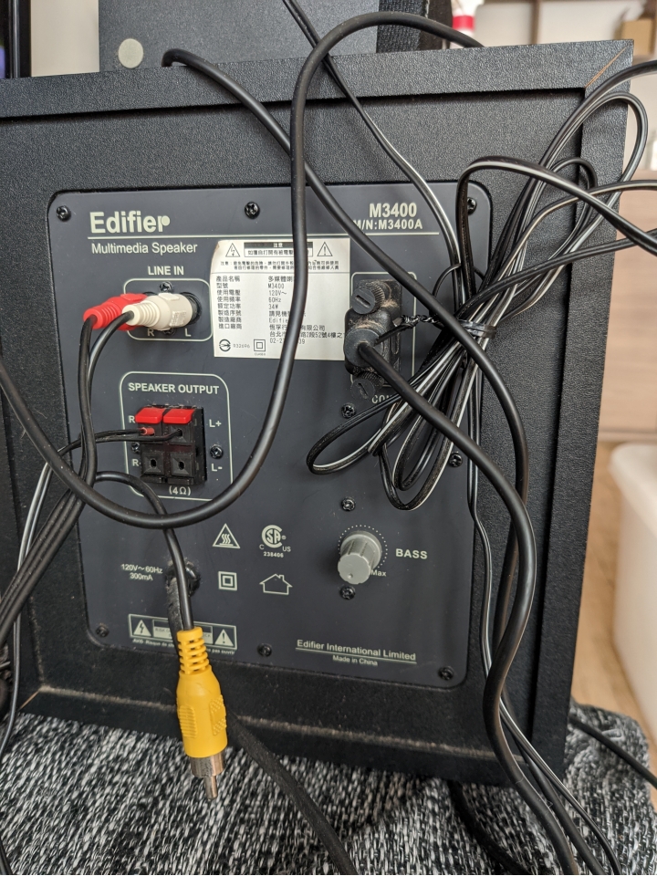 請問edifier M3400可以接電視使用嗎？