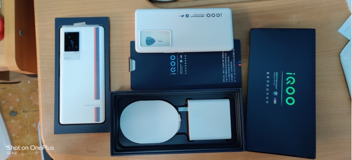 簡單IQOO8 PRO傳奇版開箱