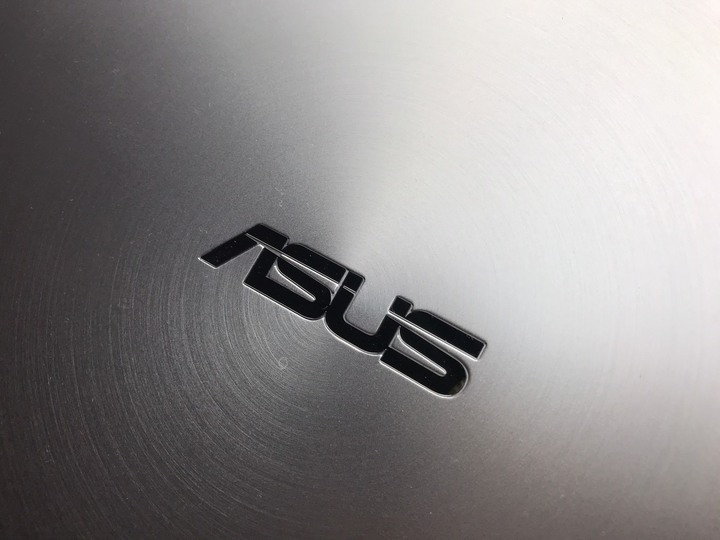 [OL 出任務] ZenBook UX 425 夢幻星河紫，同時兼顧顯眼外型與卓越效能
