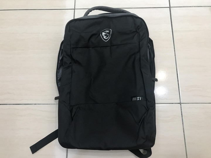人生第一台筆電!MSI GF63 Thin 10 SCSR 不專業開箱