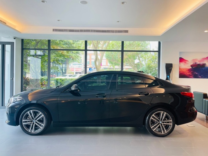 【開箱】BMW 218i Gran Coupe Edition Sport 黑色