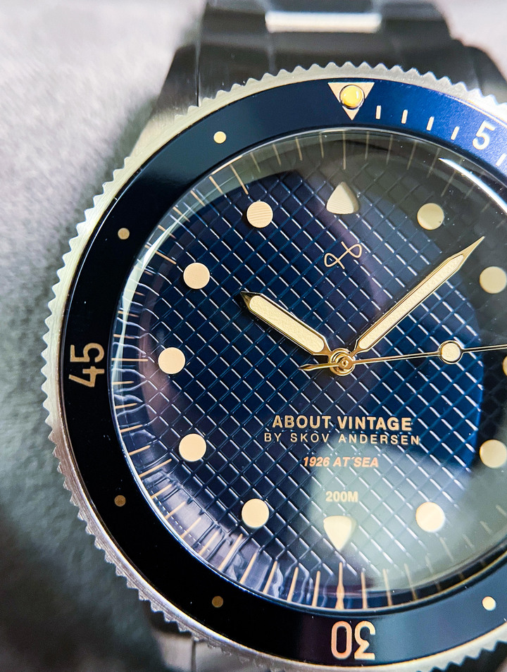 【設計師開箱】顏值超高的丹麥 About Vintage 1926 AT'SEA 藍海龜手錶開箱