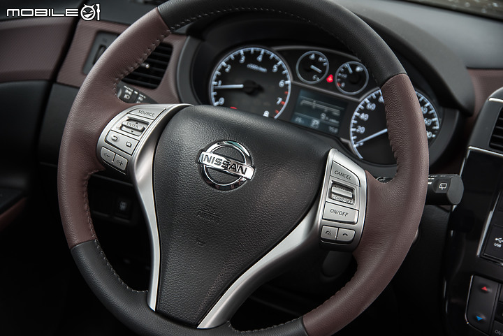Nissan Tiida J 試駕|外型更顯俐落,實用至上的代步選擇!