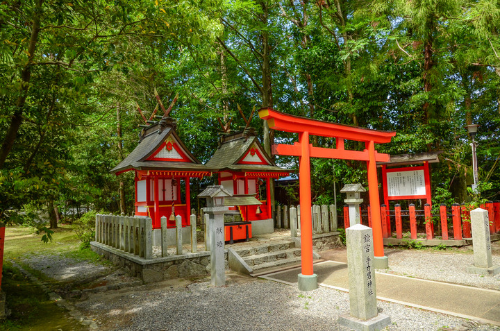 紀伊半島自駕遊-世界遺產巡禮2/4(本州最南端、潮岬、熊野古道、那智瀑布、日本第一大鳥居、伊勢神宮、夫妻岩)