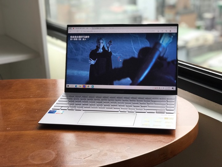 [OL 出任務] ZenBook UX 425 夢幻星河紫，同時兼顧顯眼外型與卓越效能