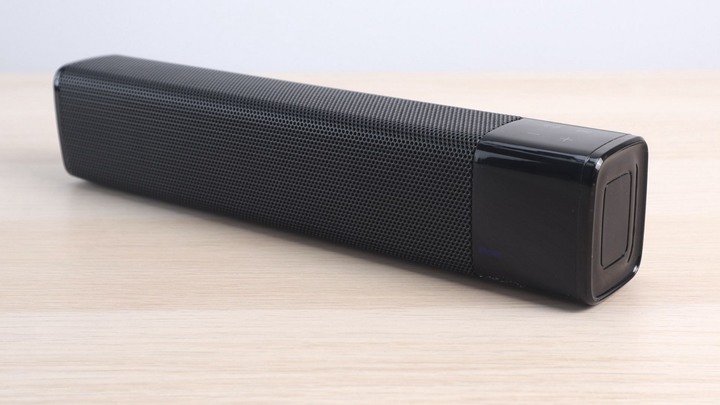 點我看大圖 兩千元迷你 SoundBar 超大音量與震撼低音,續航表現也超乎預期!