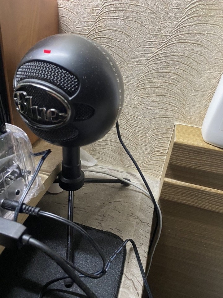 「台北市」請問黏在牆壁的桌子，想拆掉要去哪裡找裝潢工程？