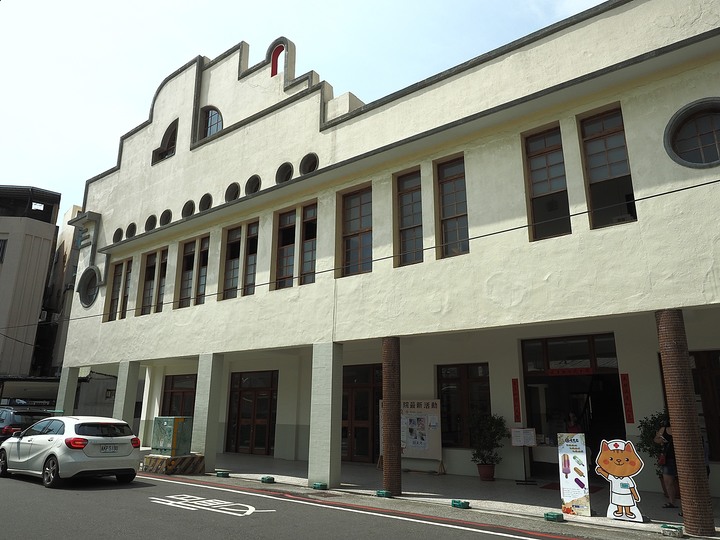 彰化市 鐵路醫院| 高賓閣 — 像大輪船般的前衛建築風格,曾經的中臺灣最大料理屋