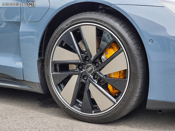 【搶先體驗】Audi電動跑房e-tron GT quattro輕度試駕,意外舒適的GT跑房!