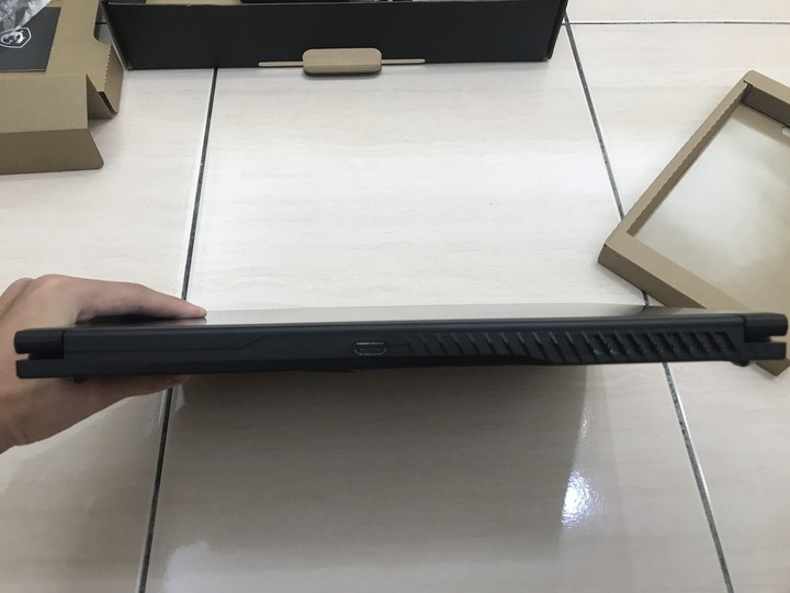 人生第一台筆電!MSI GF63 Thin 10 SCSR 不專業開箱